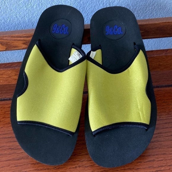 9 & co  Yellow & Black Sandals Size 7 - Picture 1 of 7